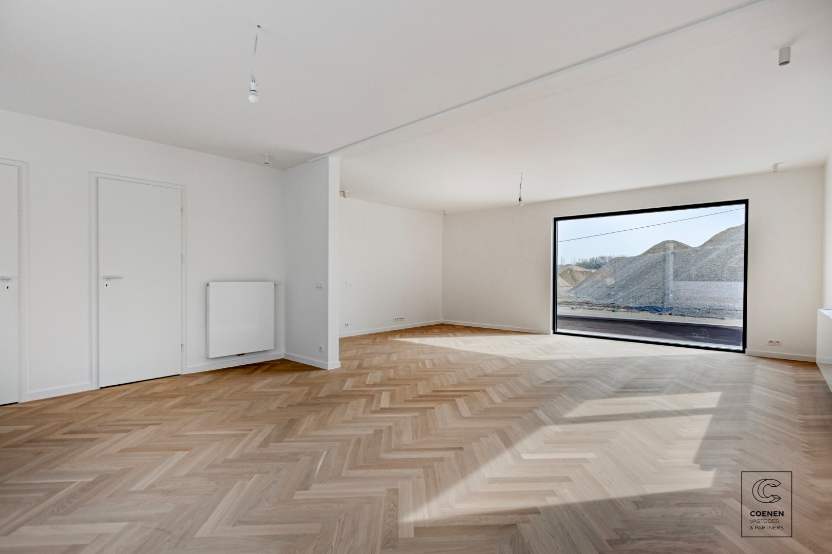 Prachtig gerenoveerde woning met 4 slpk, 2 badkamer en riante tuin op een toplocatie te Rijmenam! 