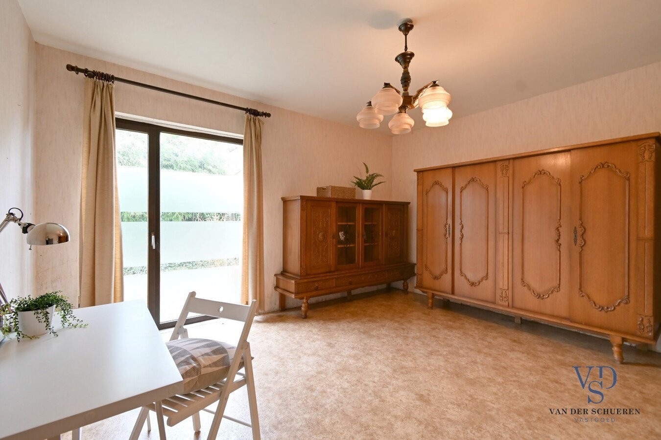 Eigendom met mogelijkheden op  meer dan 1500 m² 