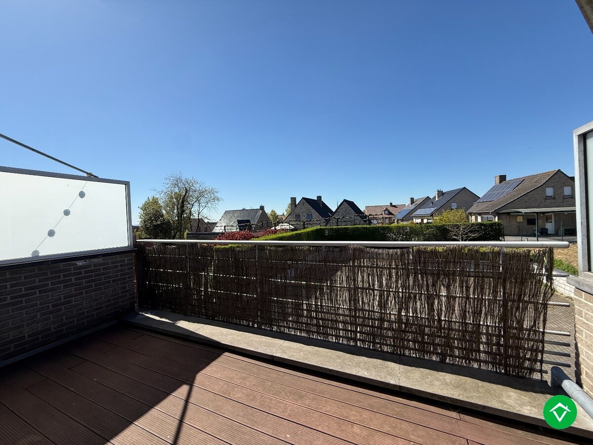 Duplexappartement met twee slaapkamers, zonneterras en parking te Moorslede 