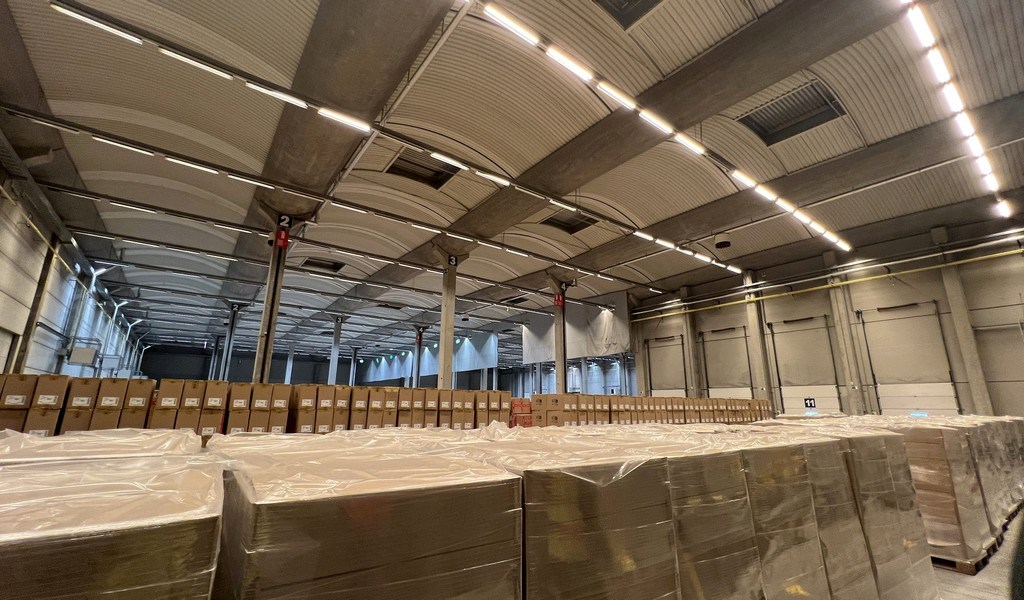 Logistieke loodsen met laadkades te huur in Sint-Niklaas