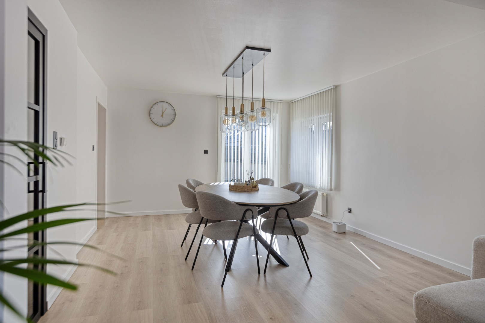Recent gerenoveerde duplex met 2 slpk. en ruim terras nabij centrum Leopoldsburg 