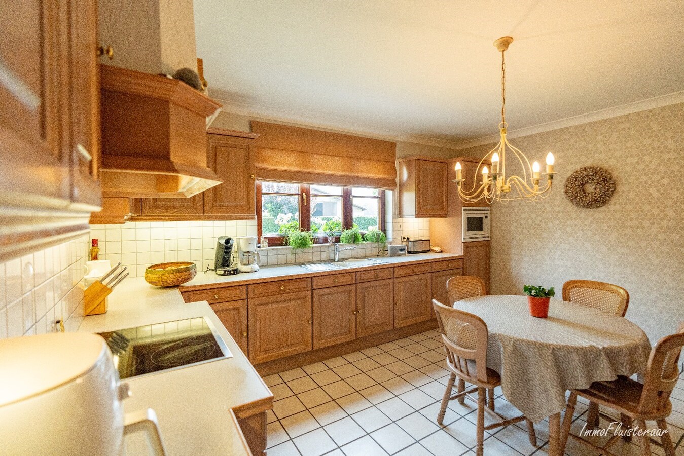 Prachtige villa met een ruim stalgebouw op ca. 2,2 ha te Dilsen-Stokkem 