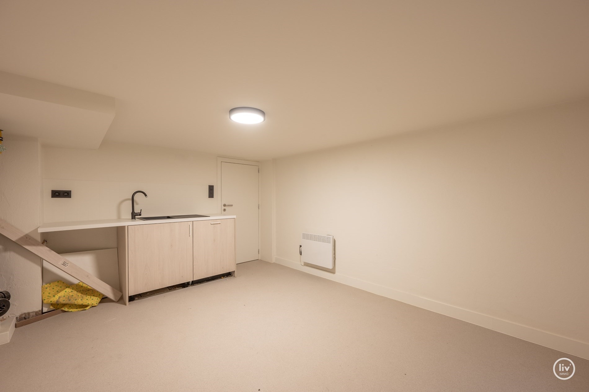 Agréable local commercial situé à l'angle de l'avenue du Zoute et de l'avenue Montgomery à Knokke. 