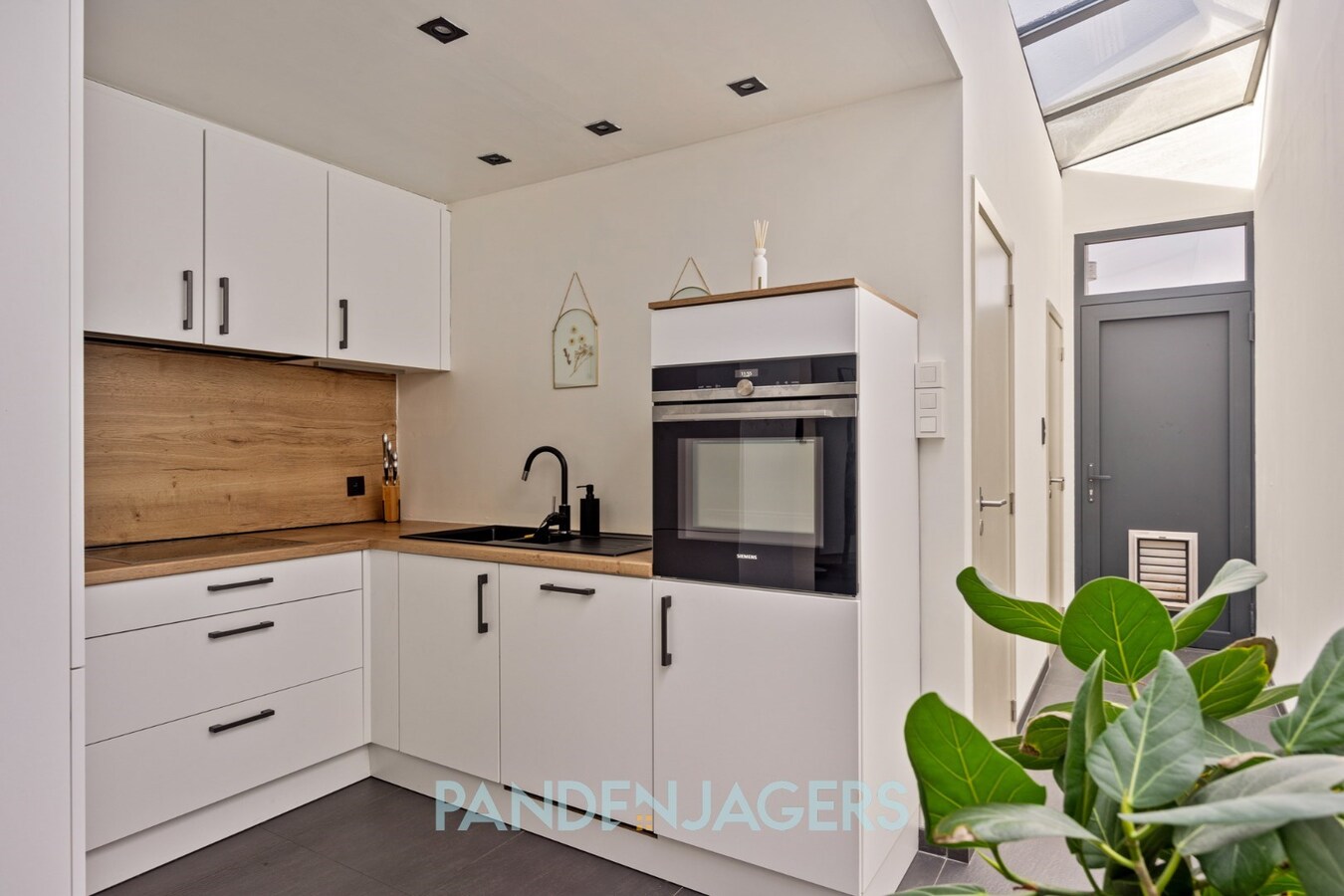 Volledig gerenoveerde woning met 3 slpks te Duffel 