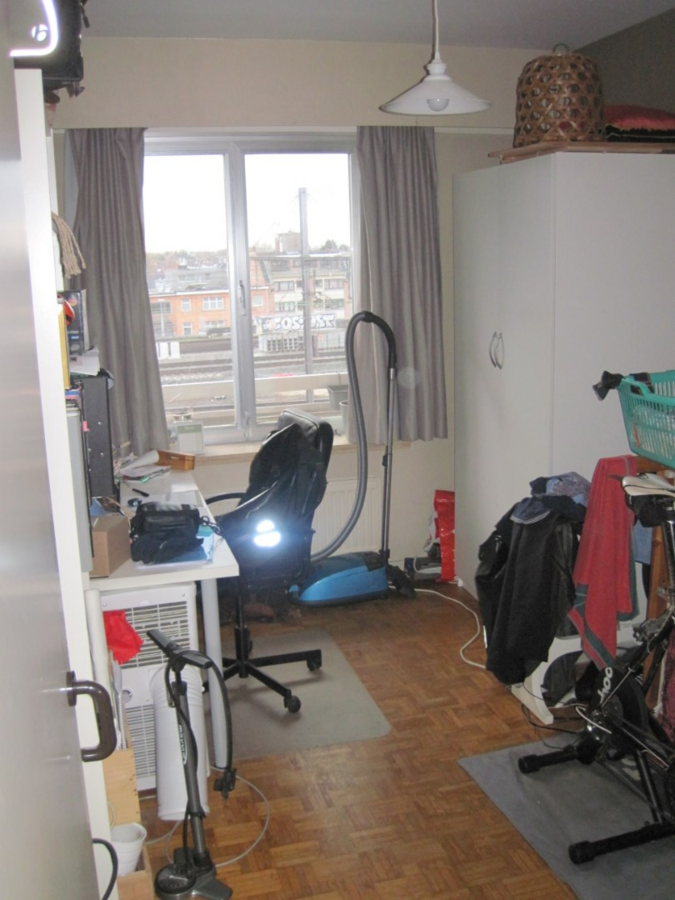 Ruim appartement (4°V) nabij St-Pieters-station 