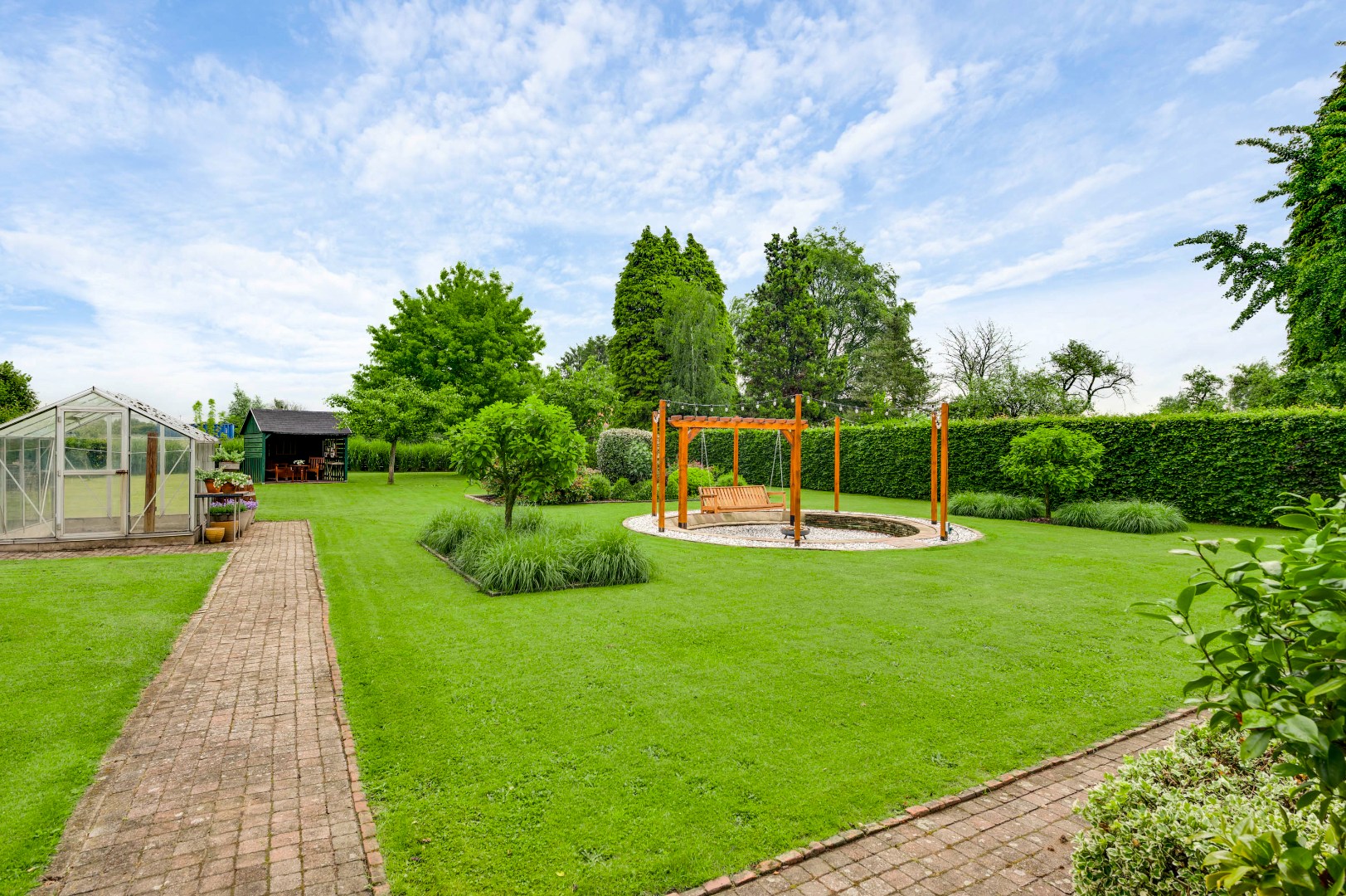 Woonboerderij te koop in Weert