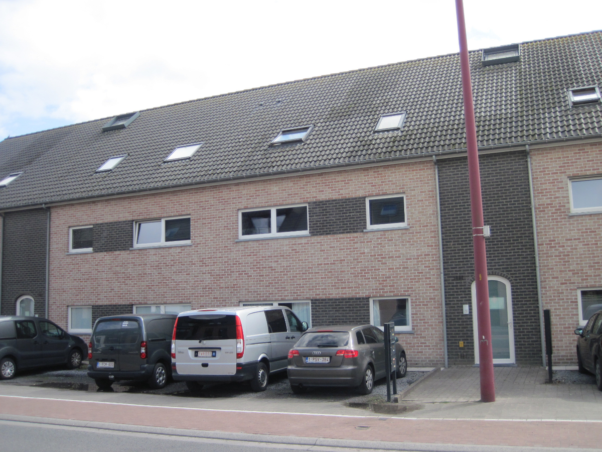 Bijzonder ruim 1-slp-appartement. Met terras. Met garage. 