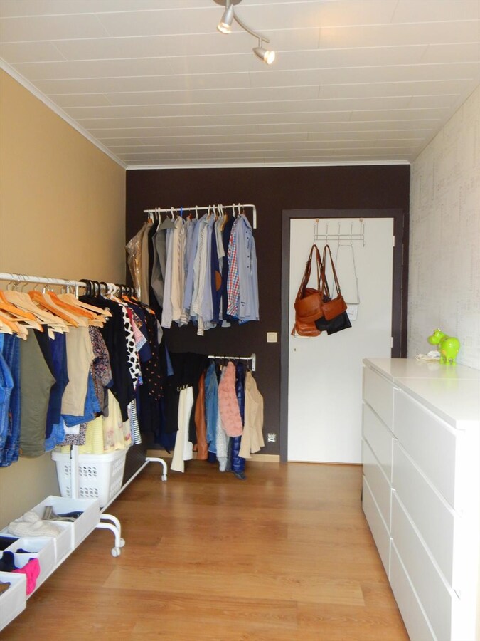 Gezellig en ruim appartement met zonnig terras te Varsenare 