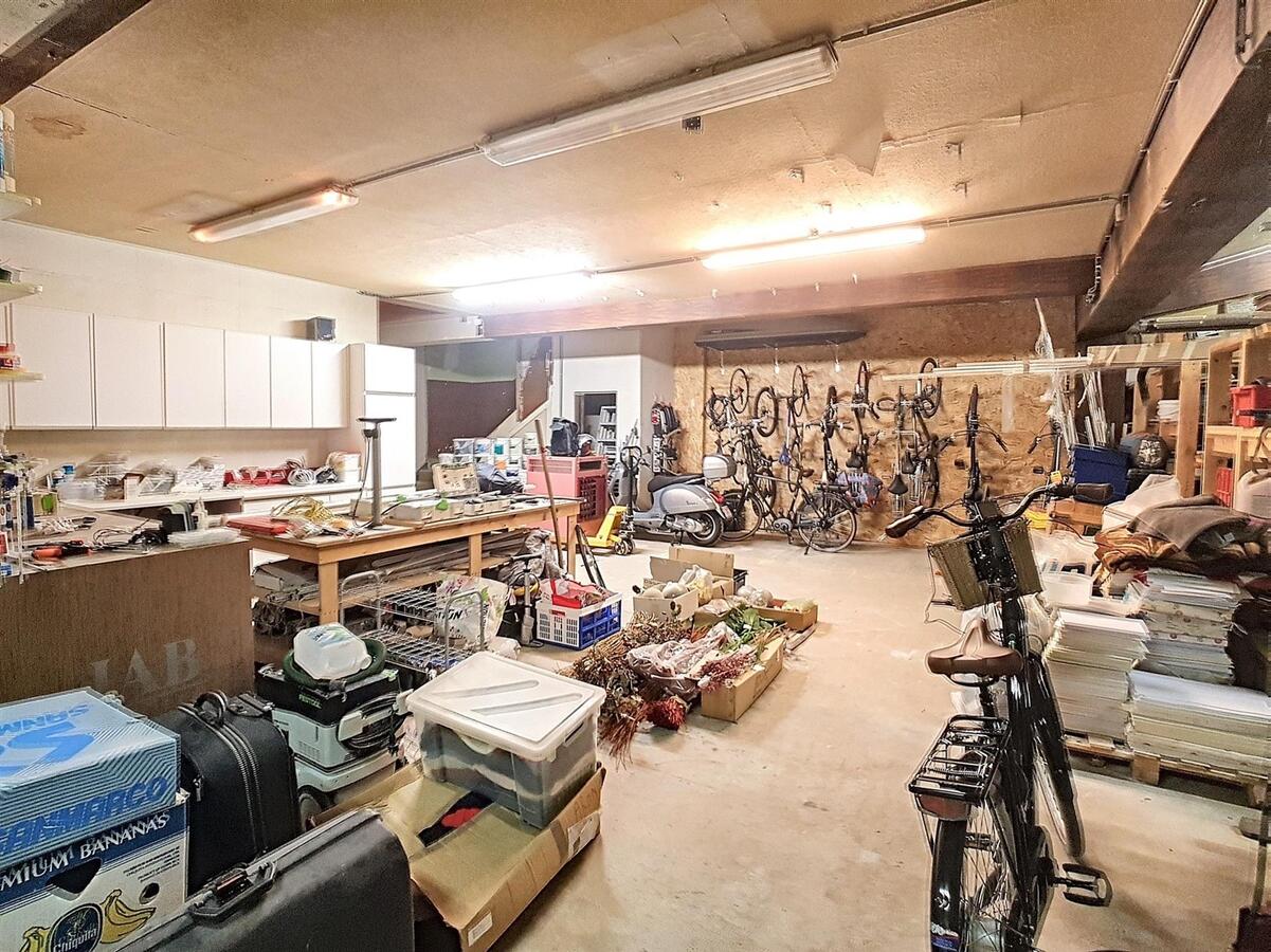 Zeer knappe woning met handelsgelijklvoers en ruime opslagplaatsen/multifunctionele ruimtes - Knokke 