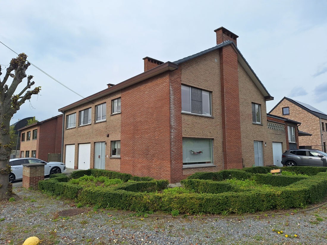 Vergunde meergezinswoning INTERESSANT OPBRENGSTEIGENDOM 