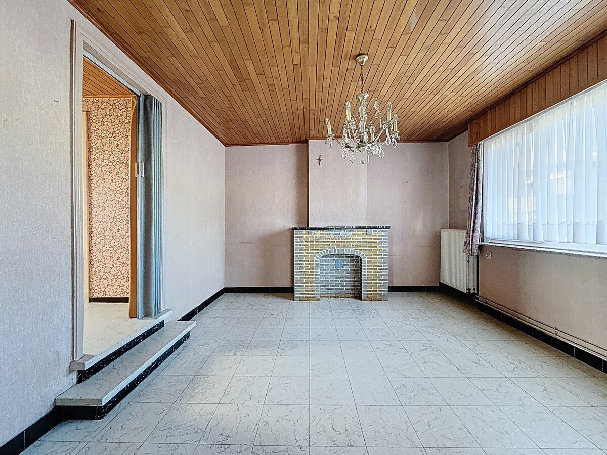 Te renoveren/te slopen HOB met tuin aan station Sint-Denijs-Boekel 