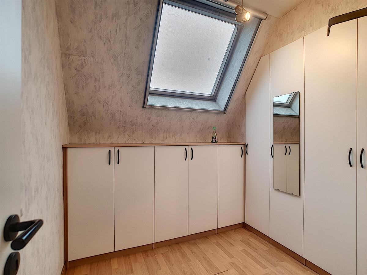 Duplex appartement met drie slaapkamers en garage op een rustige, doch centrale ligging - Heist 