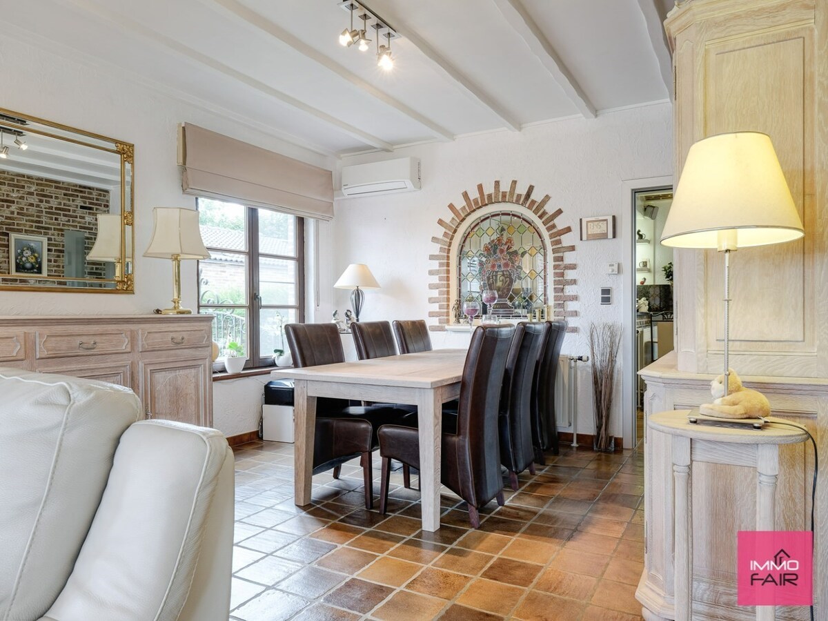 Energiezuinig landhuis met 4 slaapkamers op perceel van bijna 2000 m² 