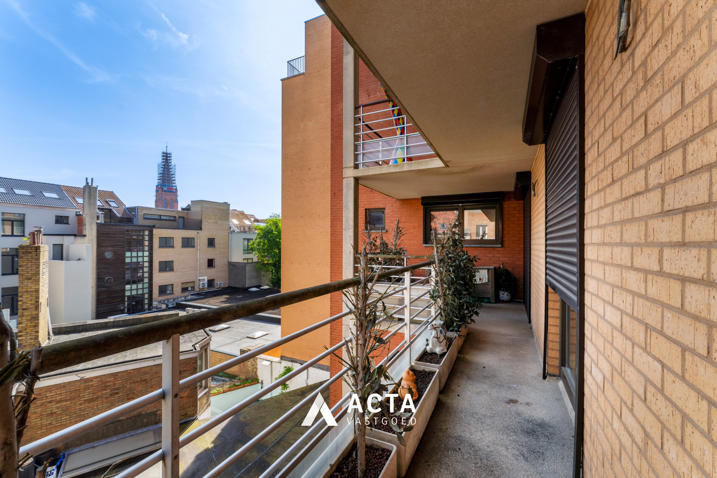 Ruim 3-slaapkamerappartement met zonneterrassen 