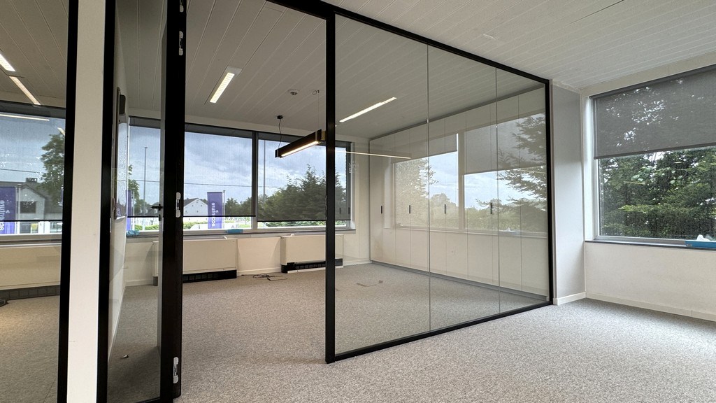 Gerenoveerde kantoren te huur aan N70 in Lochristi
