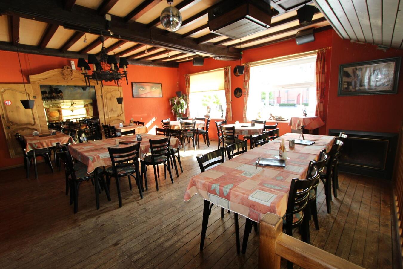 Instapklare café over te nemen te Koekelare 