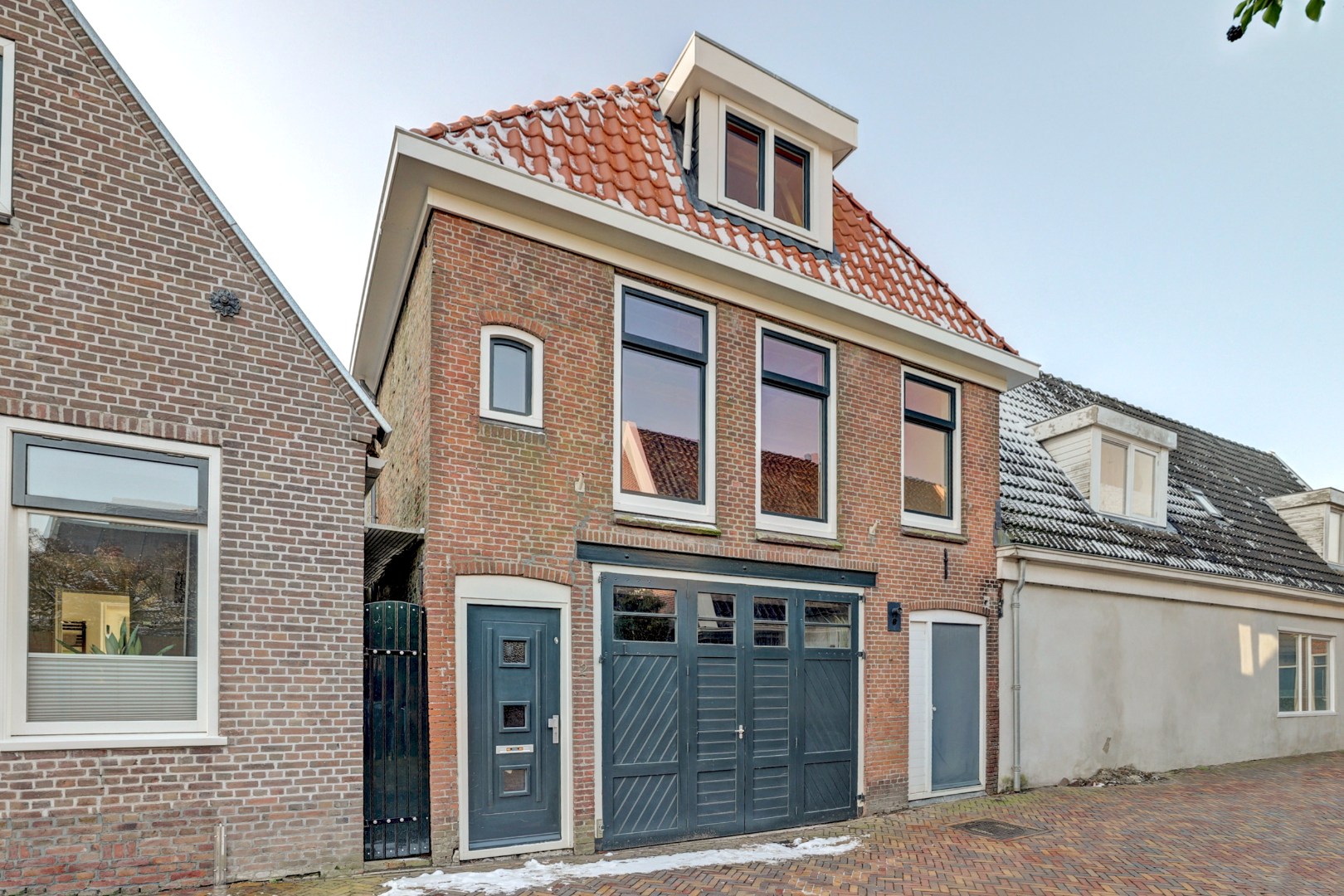 Drive-in woning te koop in Berltsum
