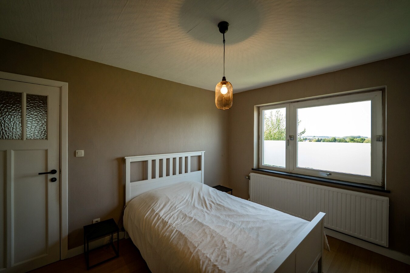 Renovated property with drained track and pasture on approximately 16 ares in Mielen-boven-Aalst. 