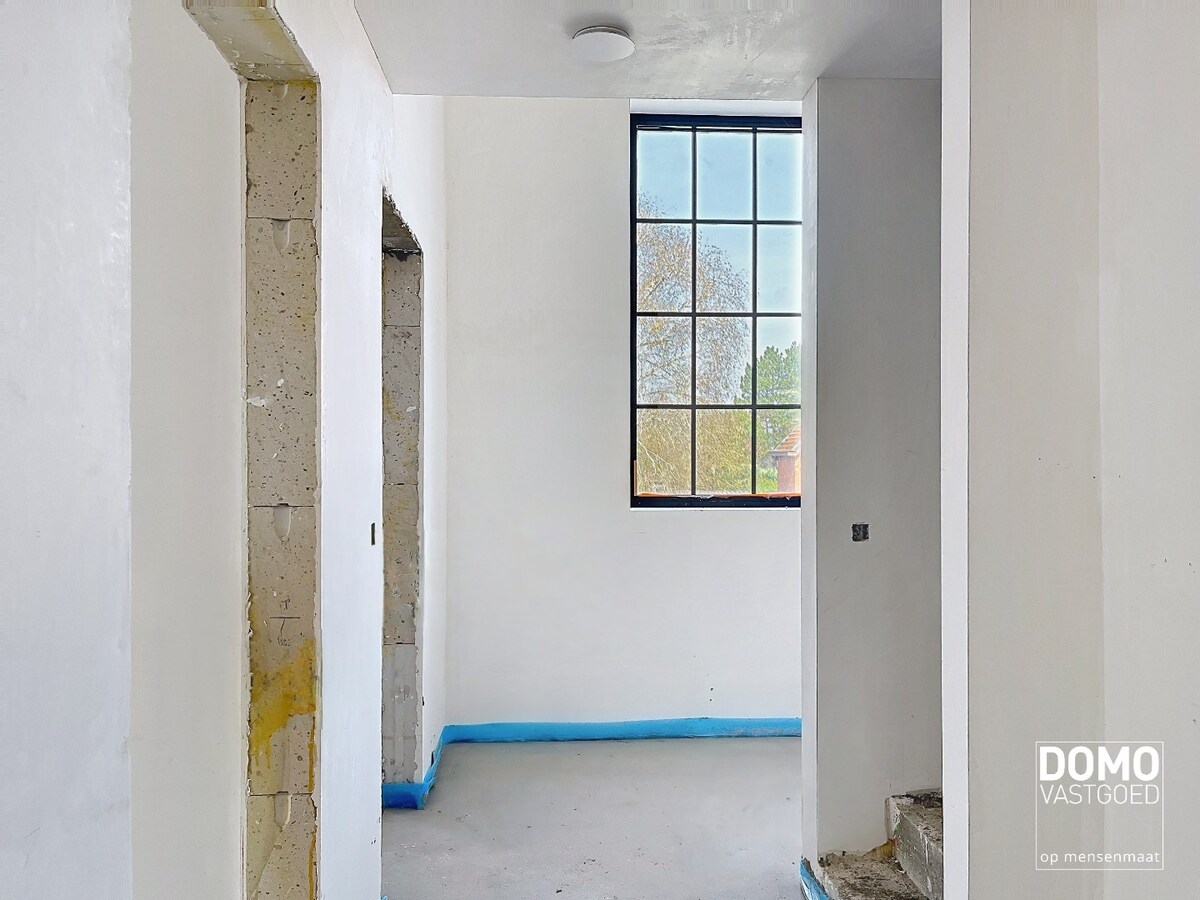 ENERGIEZUINIGE HALFOPENBEBOUWING MET 3 SLAAPKAMERS TE KERMT 