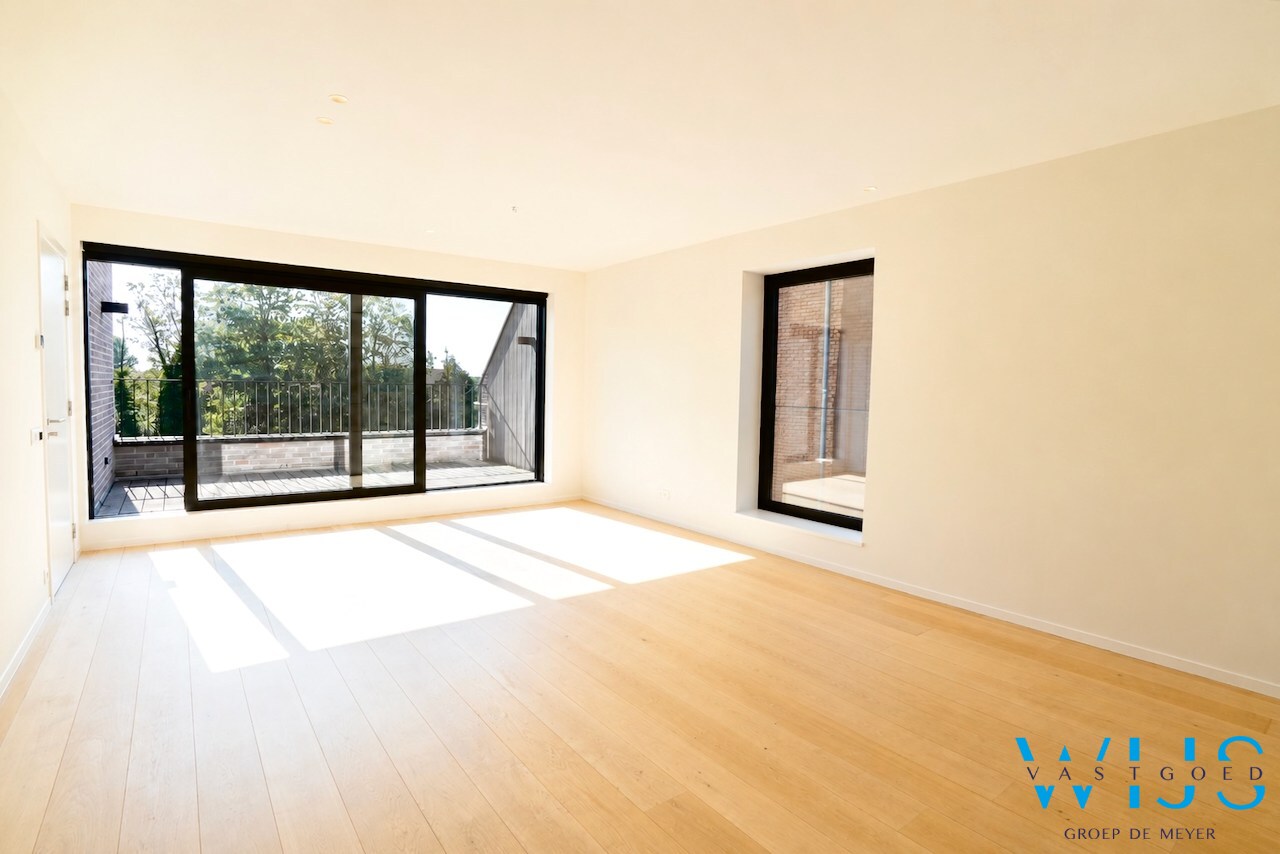 Luxues afgewerkt 2 slaapkamer appartement IN het centrum Ertvelde ! 