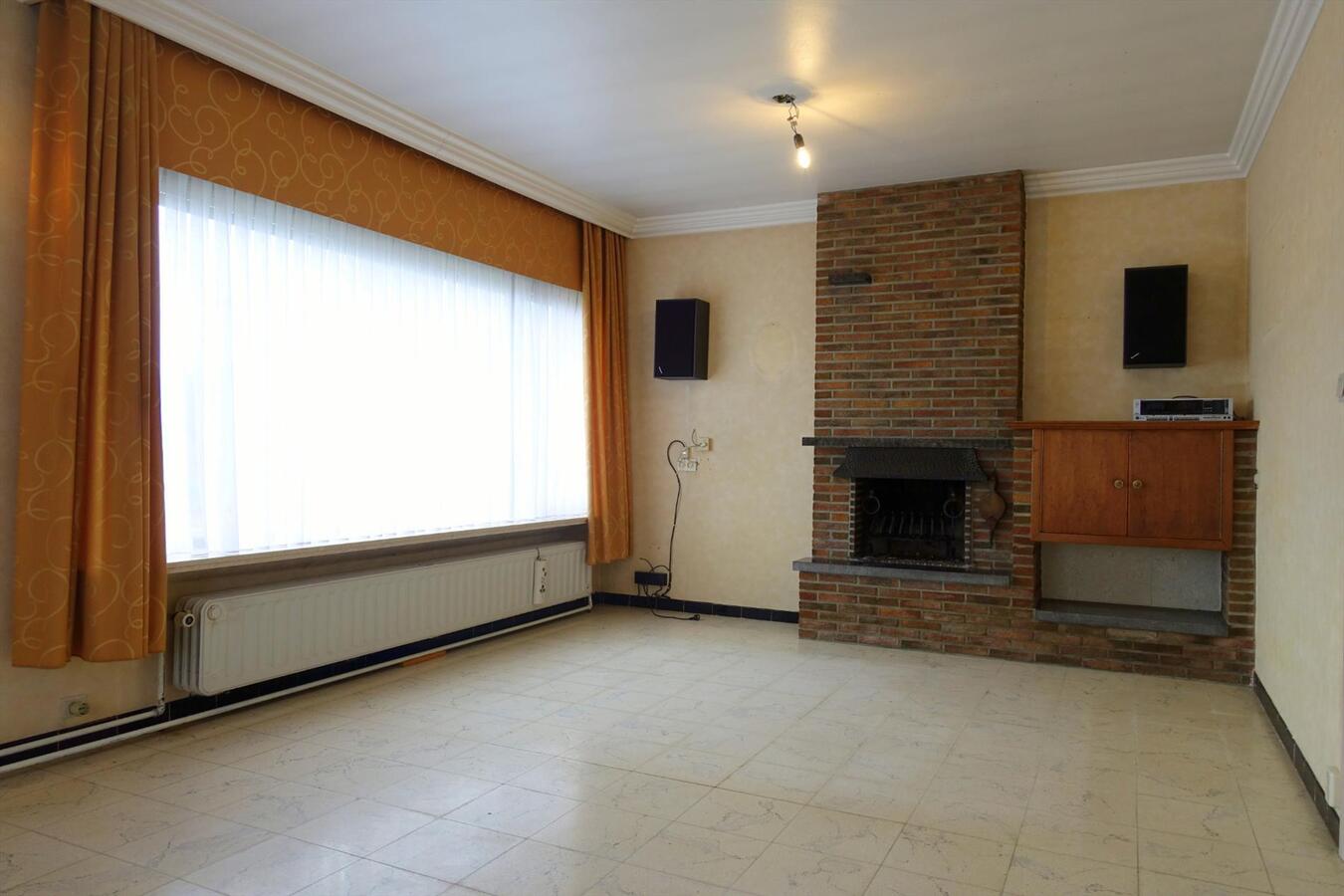 Ruime half-open woning 