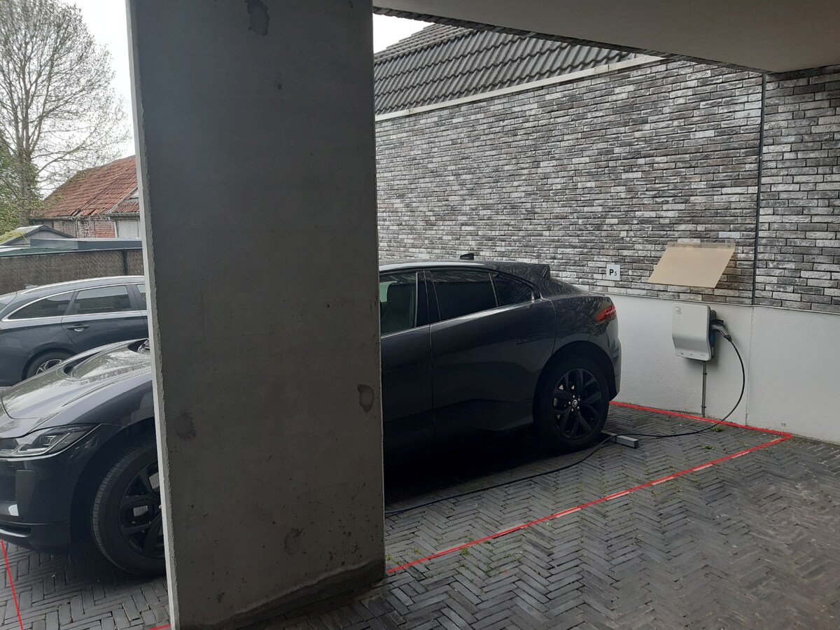 Ruim appartement in hartje Gavere. 