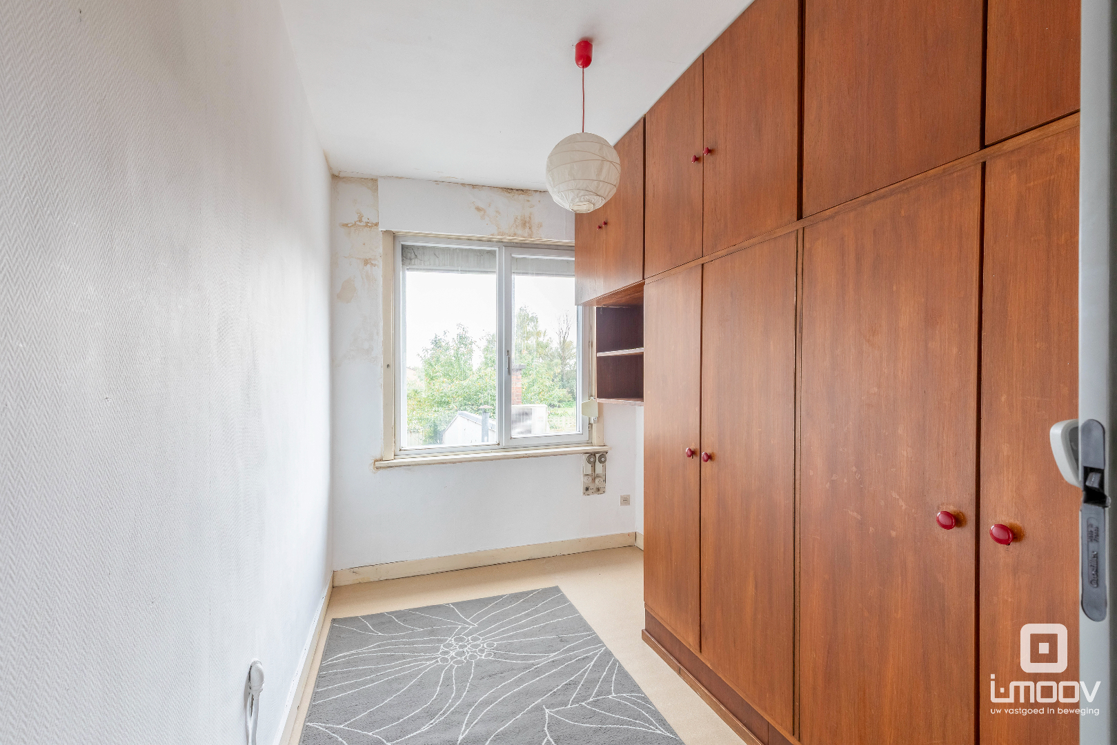 Ruime eigendom gemengd gebruik met 4 slaapkamers 
