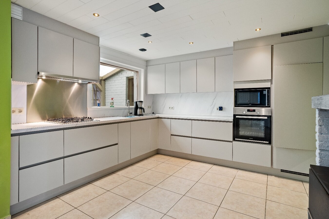 Alleenstaande woning op ruim perceel van 955 m² 