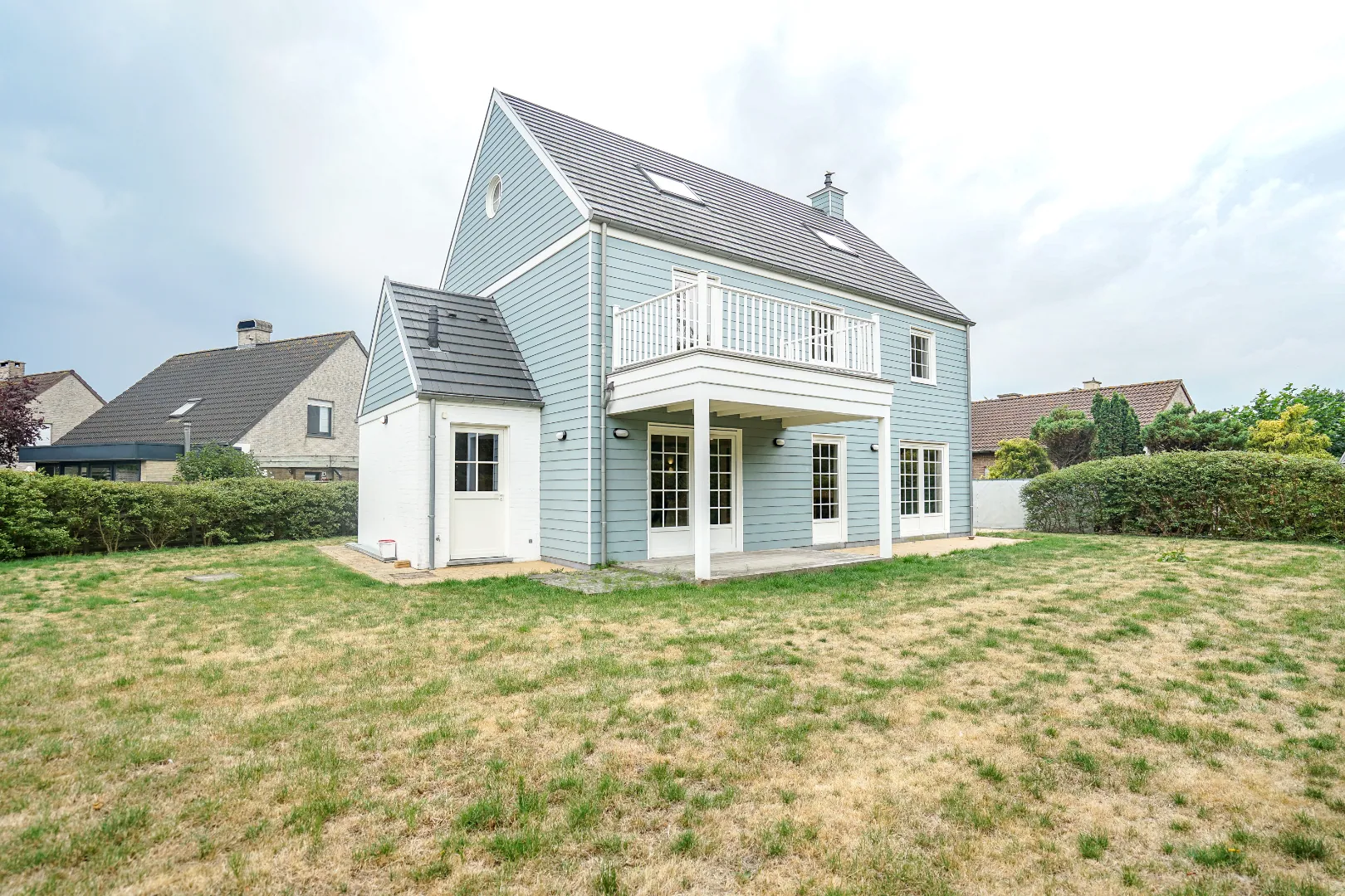 Prachtige alleenstaande villa met 4 slaapkamers in Torhout! 