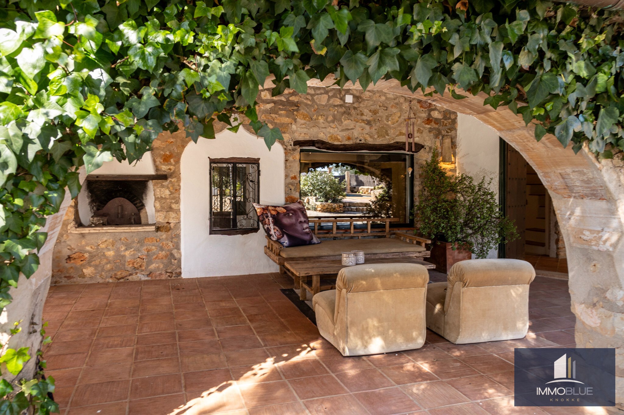 Dit uitzonderlijke landgoed, gelegen op een royaal perceel van 18.500 m² . 