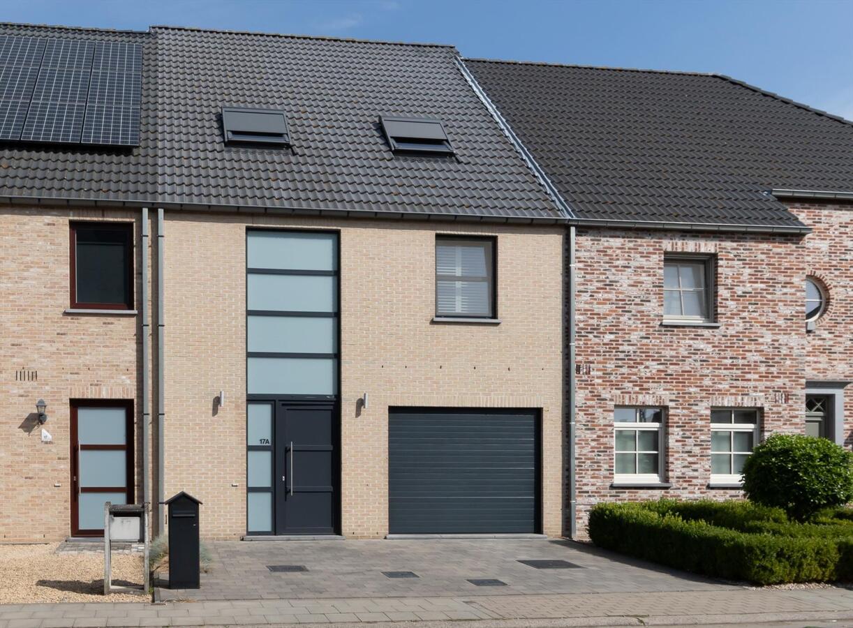 Zeer ruime woning met bijzonder veel licht én luxe  !    IDEAAL VOOR GROOT GEZIN !! 