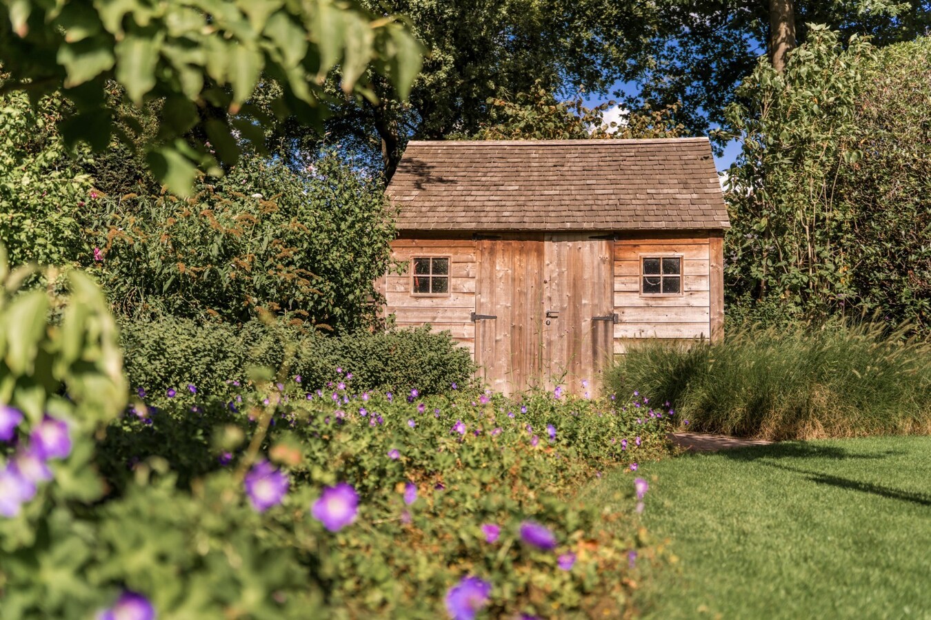 Prachtige villa met sublieme tuin op toplocatie in Schoten 