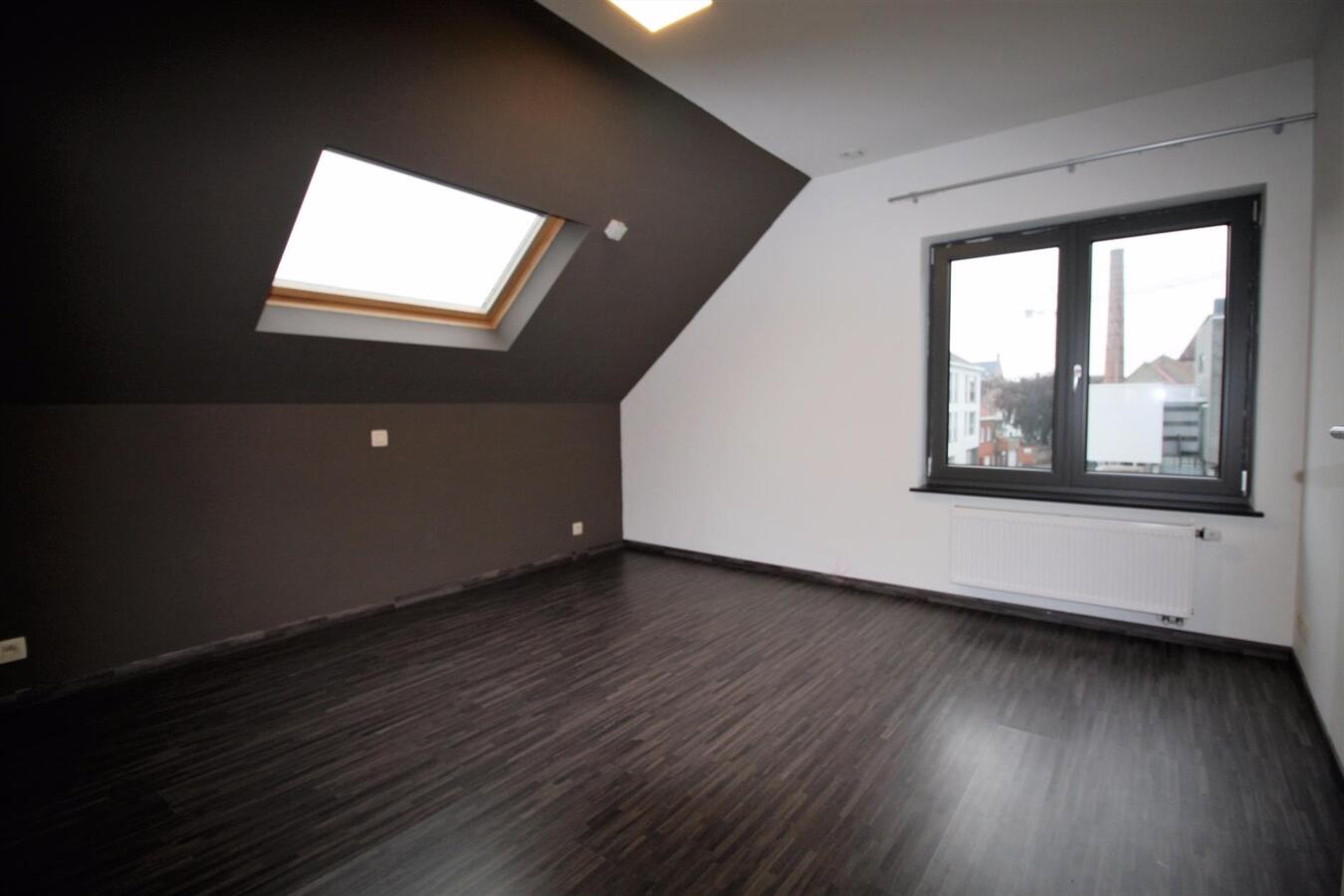 Duplex appartement met 3 slaapkamers en garage in centrum Koekelare 