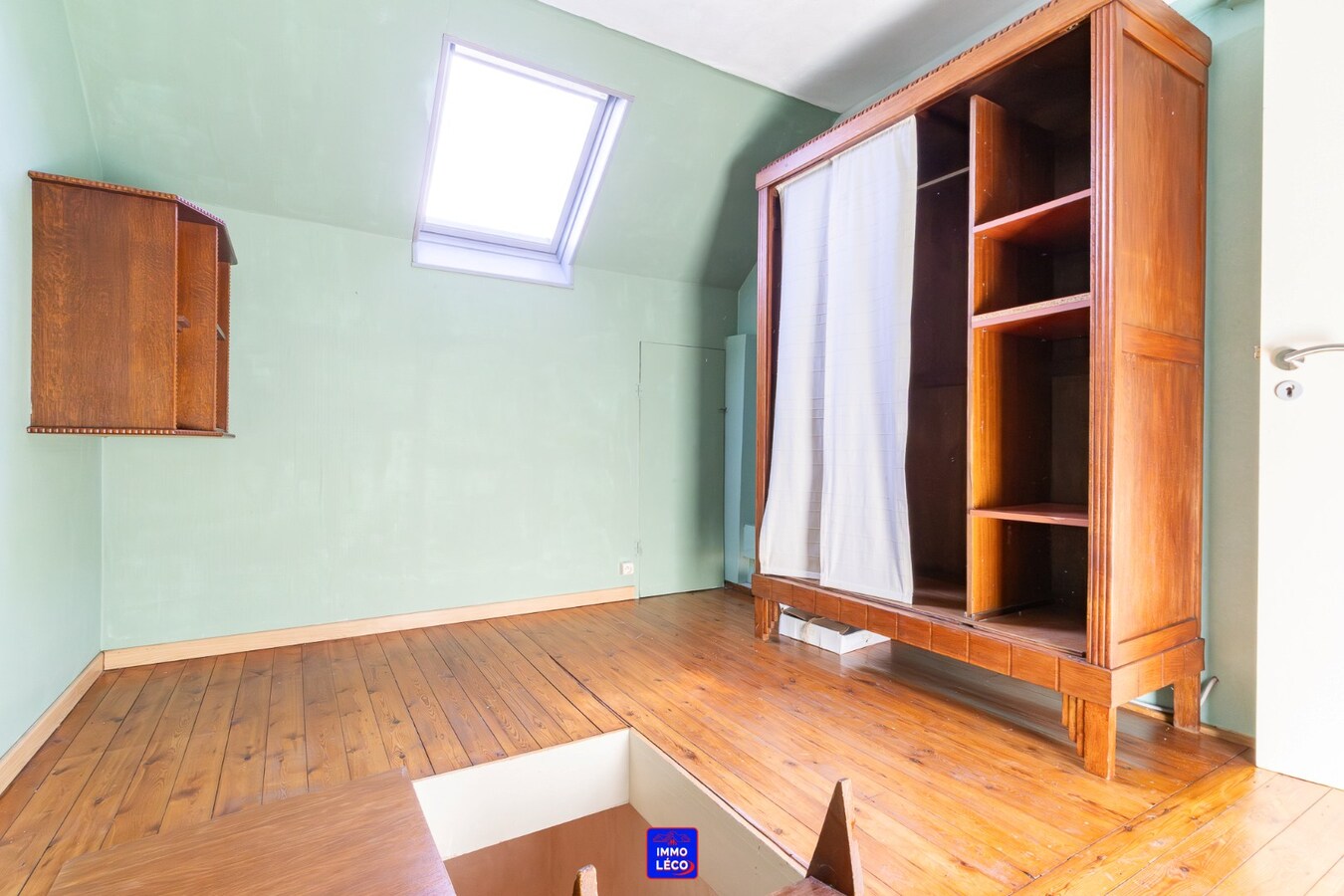 3 façades en excellent état d'entretien, beaux volumes, jardin de 340m² SUD-EST ! 