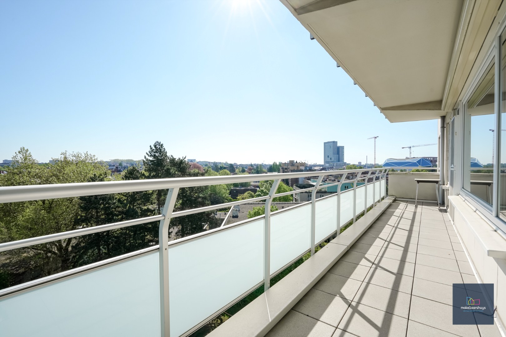 Mooi 3 slaapkamerappartement met  terras en parkeerplaats te Residentie Rijsenberg 
