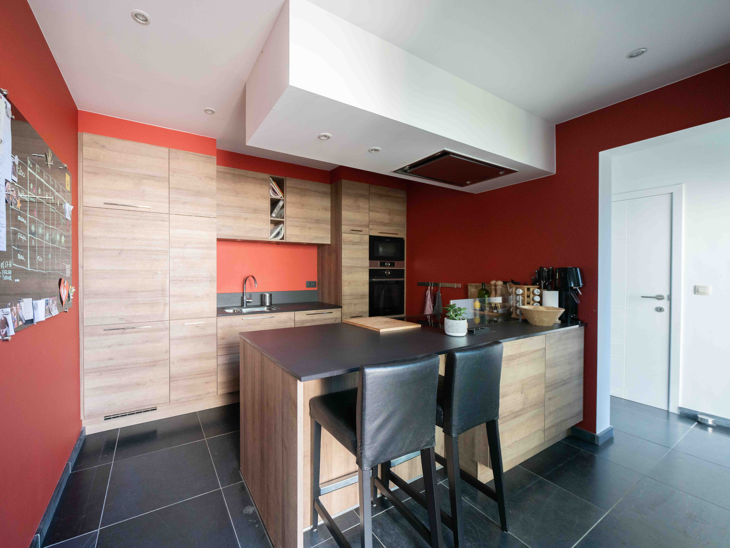 Volledig gerenoveerde woning met 4 kamers, tuin en garage 