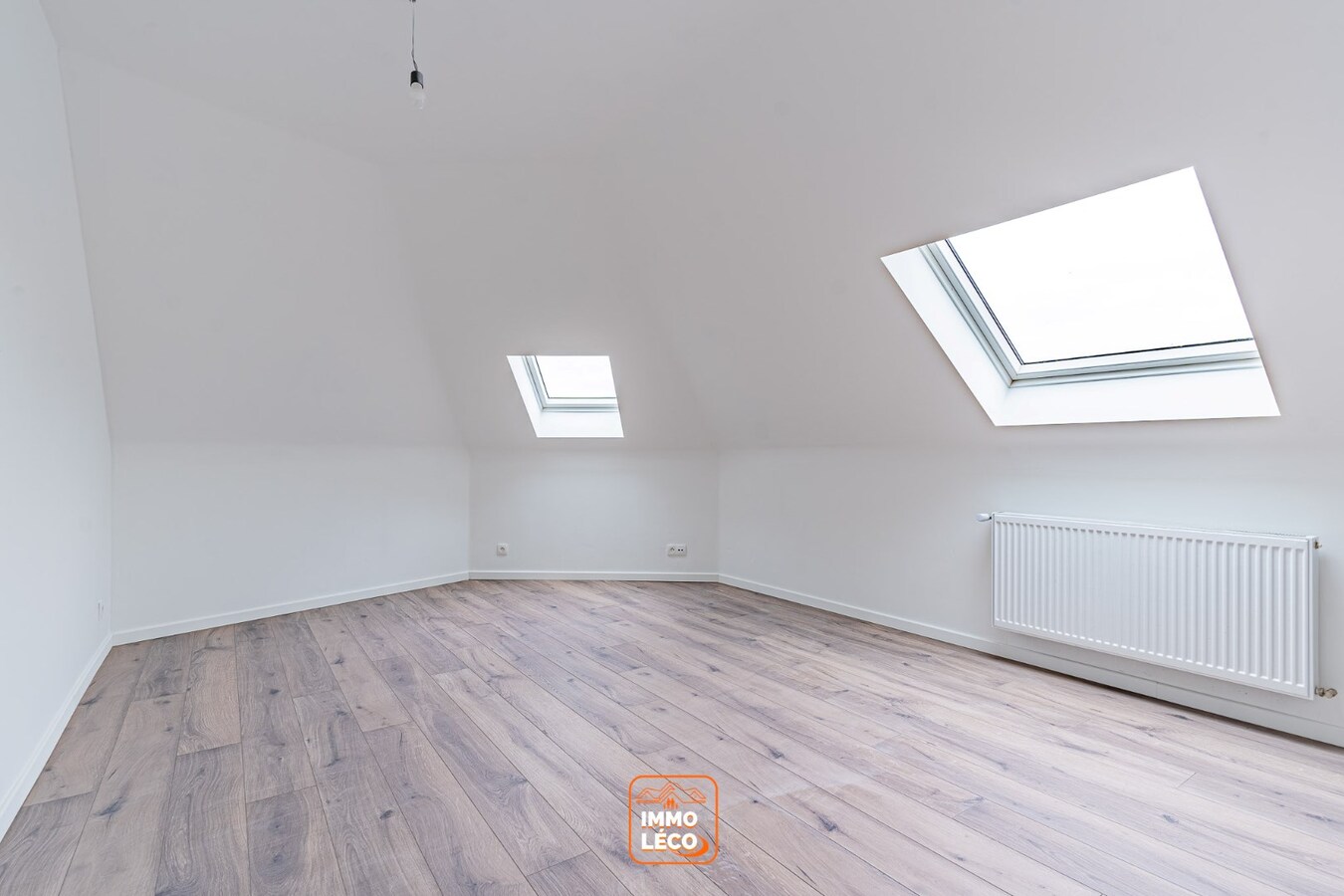 Superbe appartement « DUPLEX » NEUF avec 2 chambres et terrasse, à quelques pas  du parc de Mouscron !! 