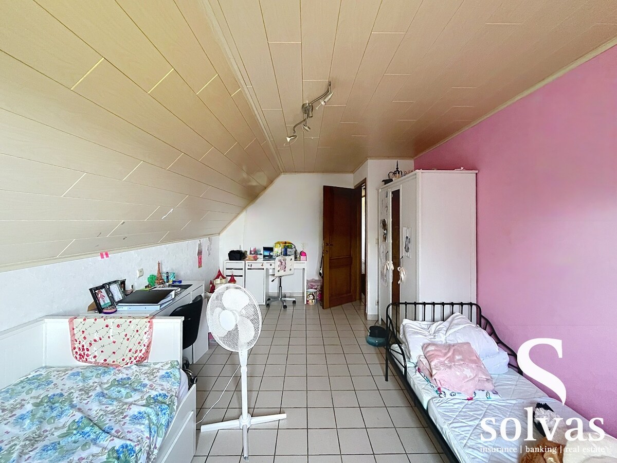 Ruime woning met 4 slaapkamers, tuin en garage in Aalter - Energielabel C - perceeloppervlakte 1050m² - bewoonbare oppervlakte 250m² - EPC-waarde 237 