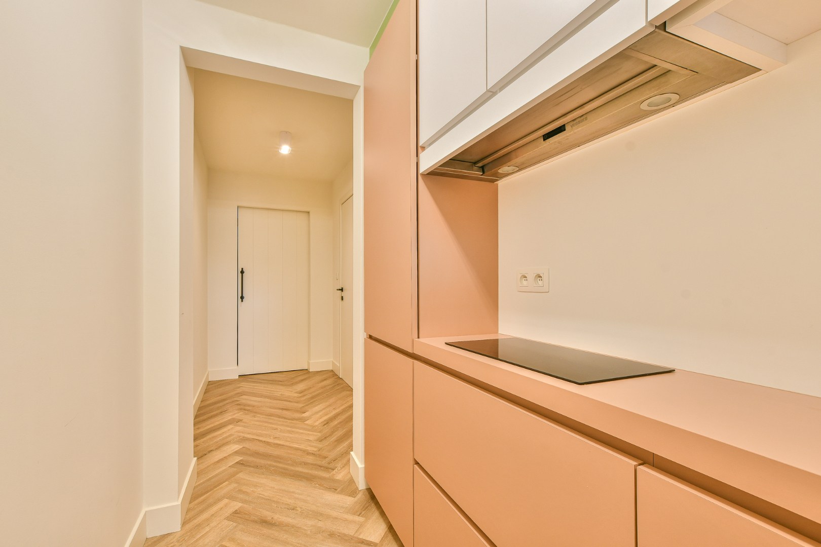 Volledig vernieuwd appartement te koop - achterkant zeedijk Wenduine! 