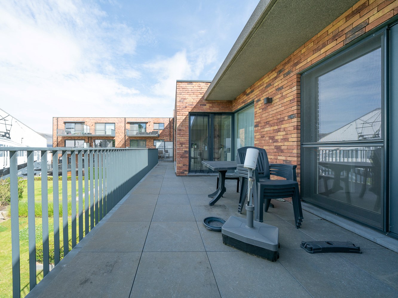 Prachtig nieuwbouwappartement met 2 kamers en garagebox 
