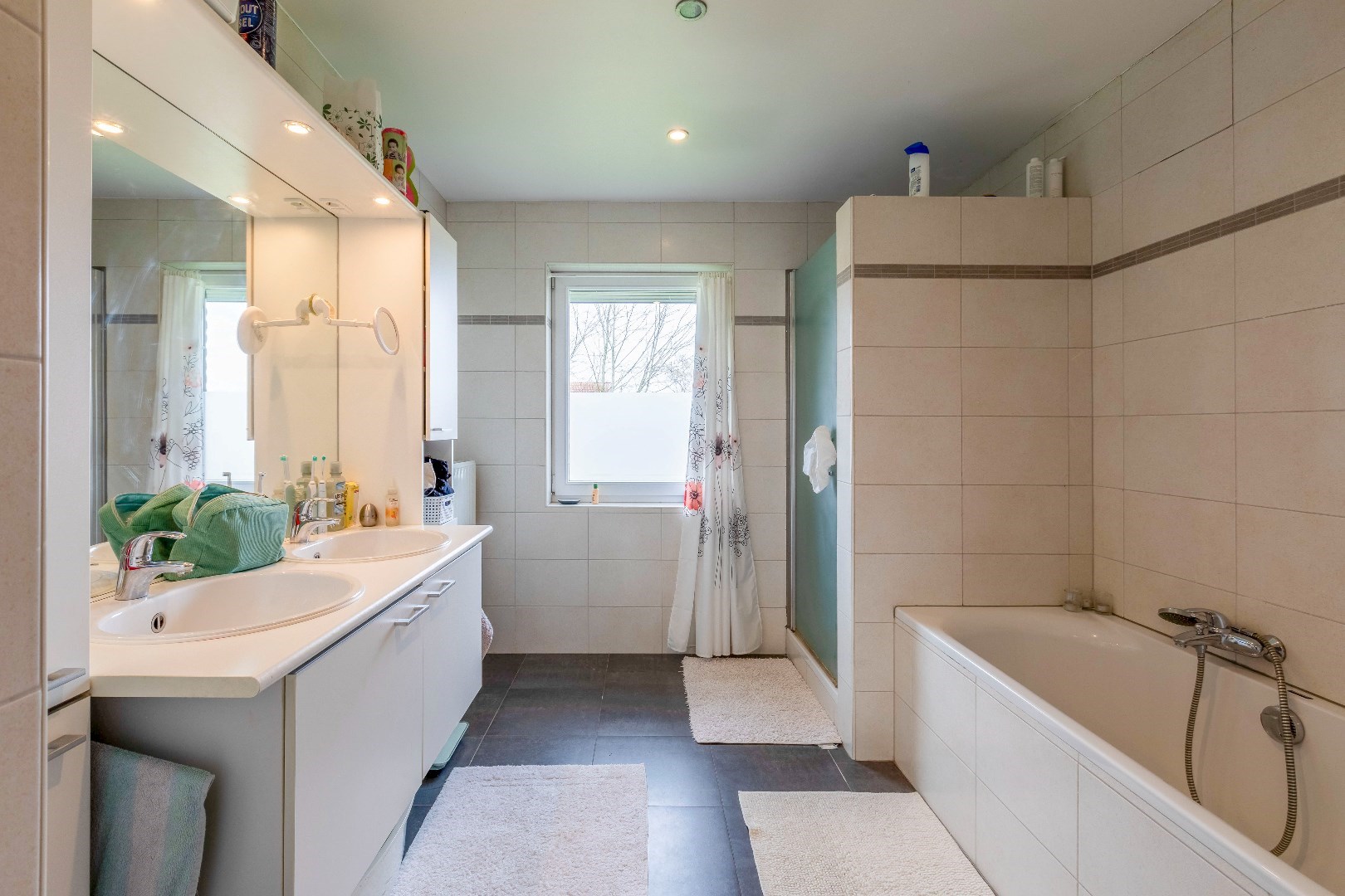 Ruime hob in Merelbeke met 4 slaapkamers en tuin 