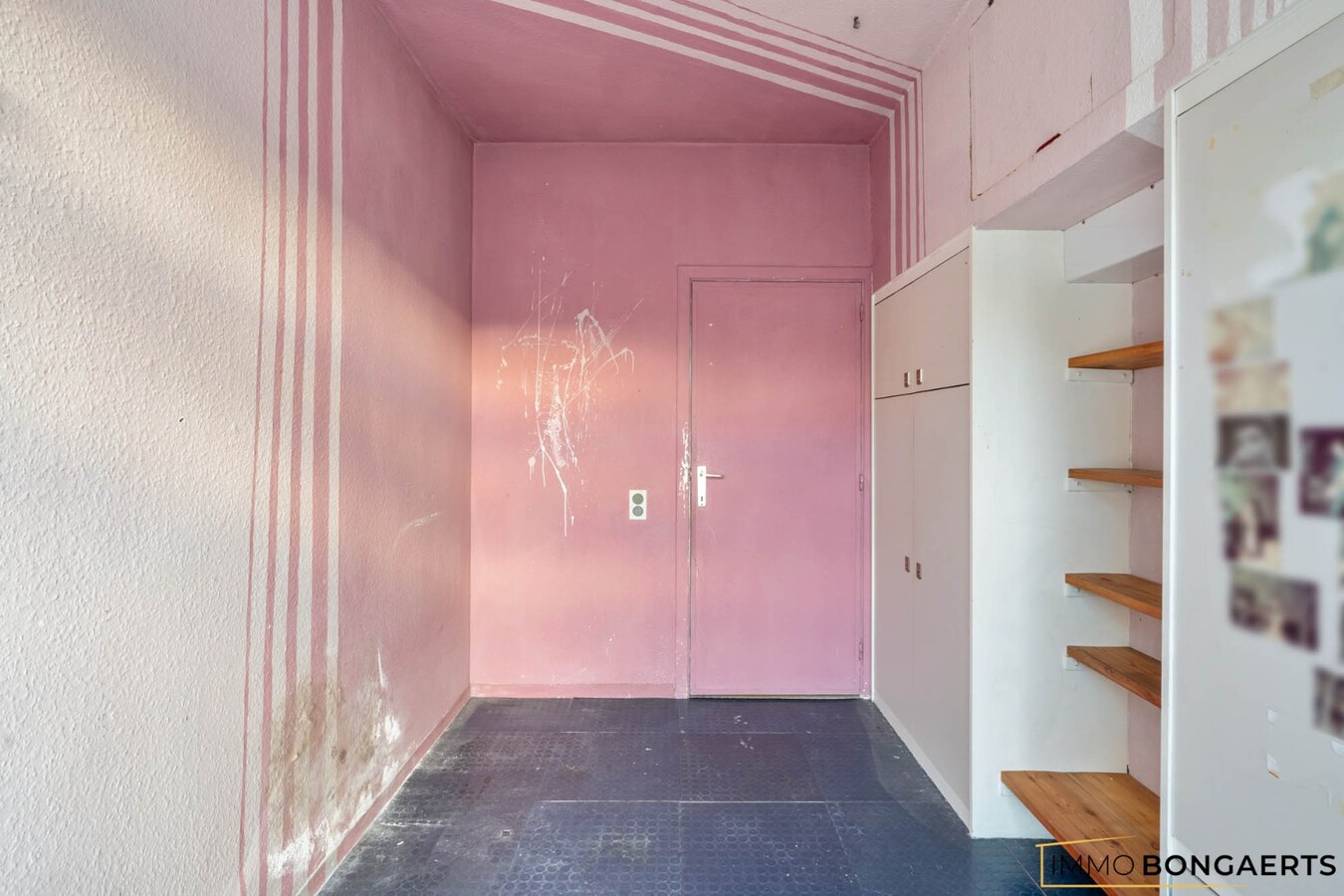 Gelijkvloerse woning met polyvalent bijgebouw 