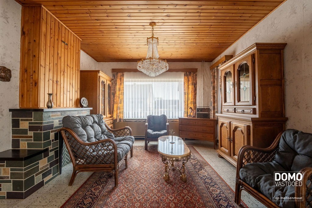 Te renoveren woning met grote tuin en achterliggende stal 