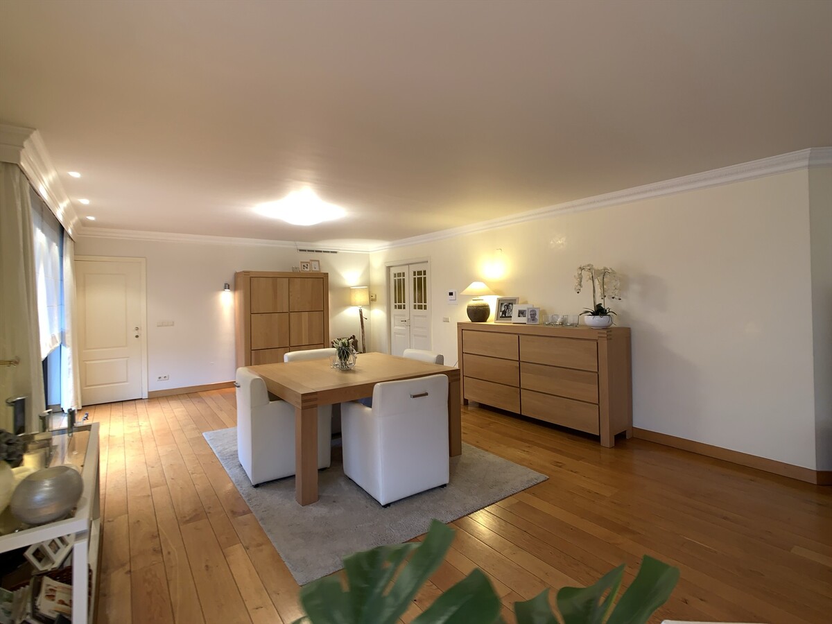 Prachtig appartement met groot terras 