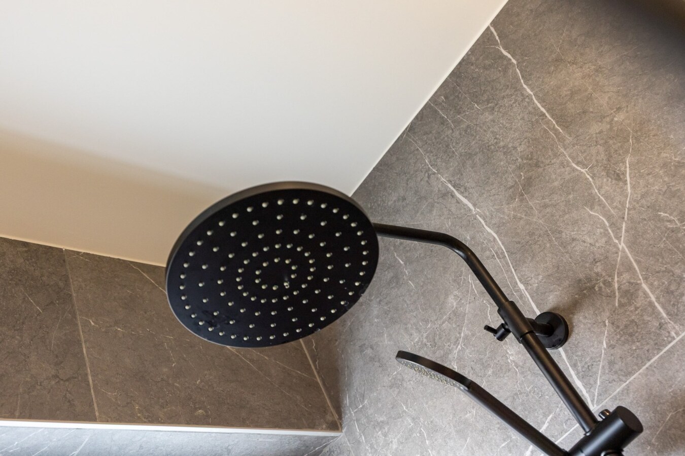 Volledig gerenoveerd appartement met 2 slpk te Edegem! 