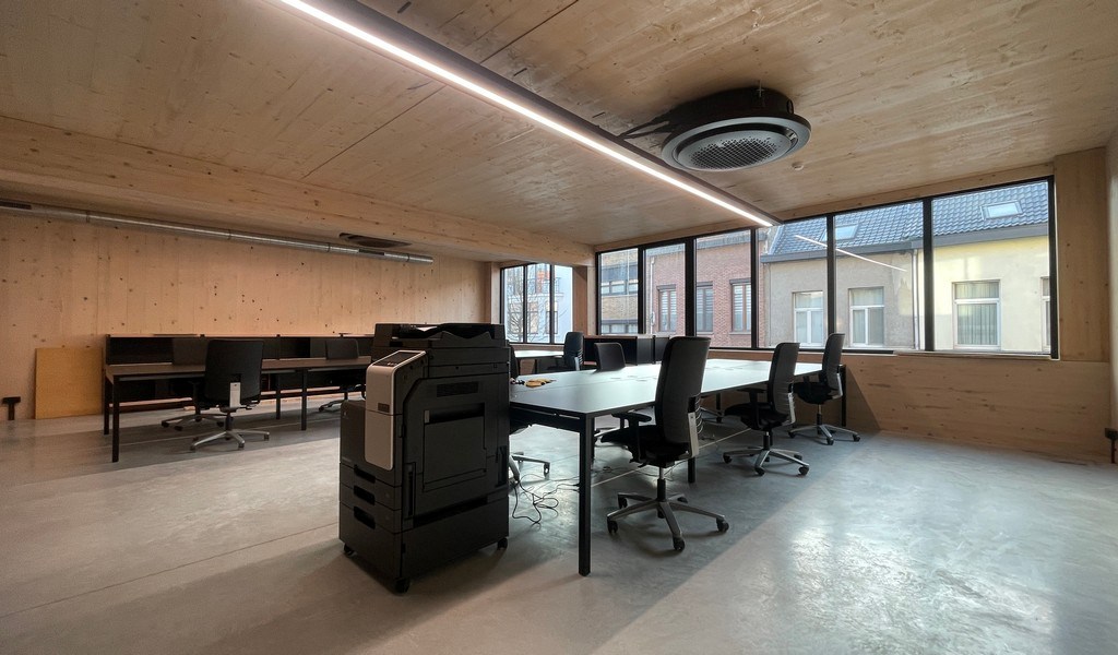 Moderne kantoorruimtes te huur vlakbij station van Berchem