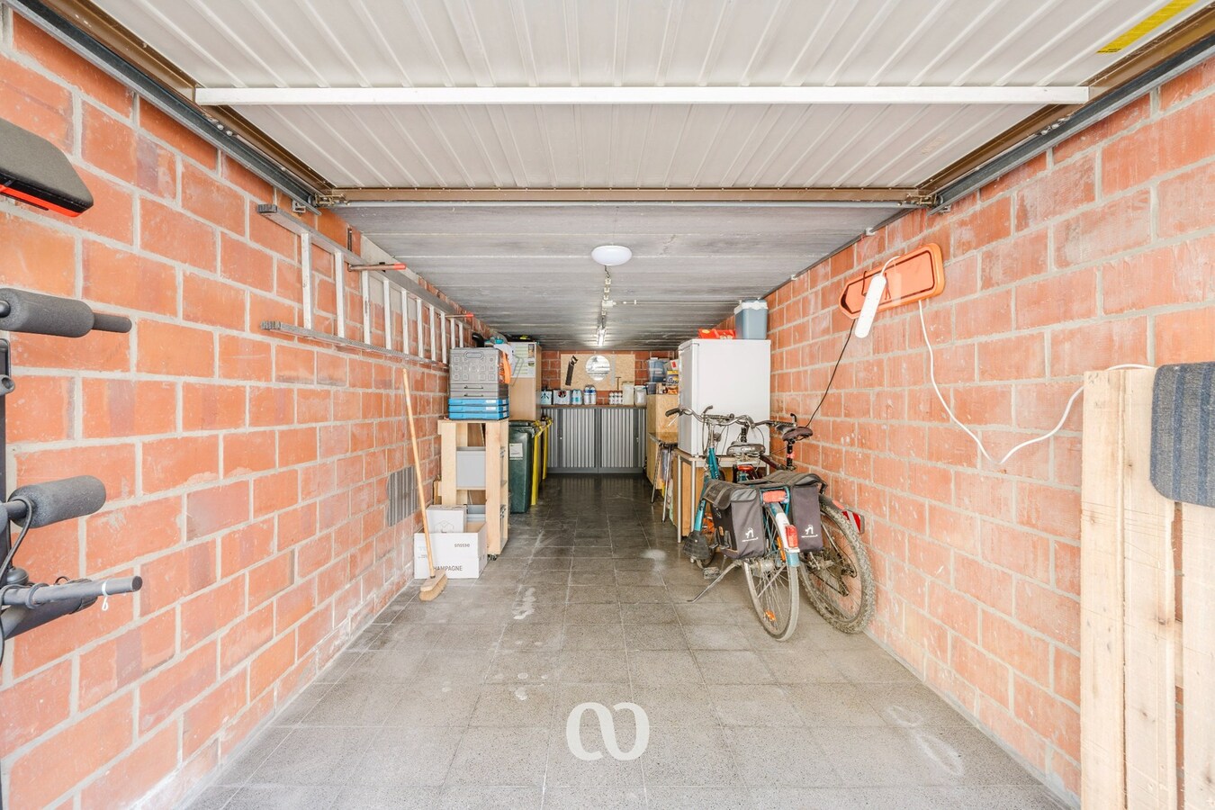 Instapklaar appartement met groot terras 