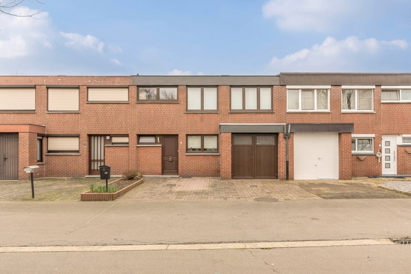 Ruime woning met 4 slaapkamers. 