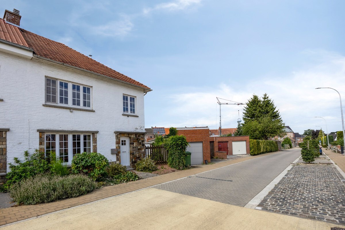 Half open bebouwing met garage, tuin en terras in Hoegaarden - 3 slaapkamers 
