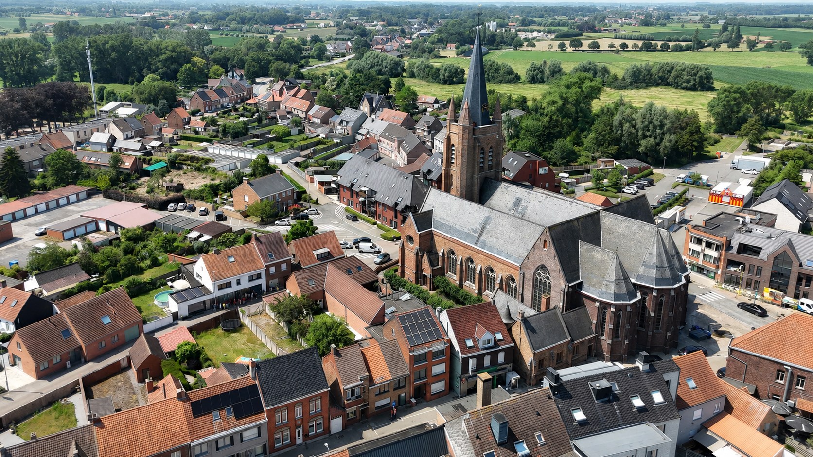 Woning met renovatiepotentieel in het hart van Ruddervoorde! 